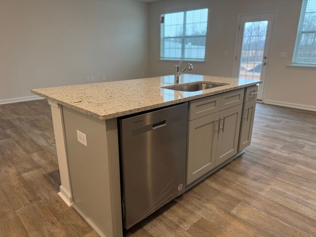 Building Photo - Brand New 4BR 2.5BA Townhome