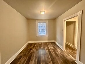 Building Photo - Spacious 4-Bedroom Single-Family Home in Lancaster!