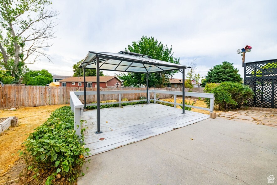 Building Photo - 6329 S Fairwind Dr