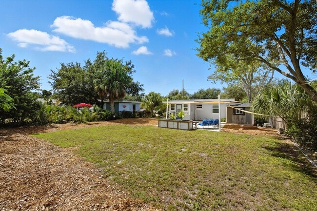 Building Photo - 6236 S Martindale Ave