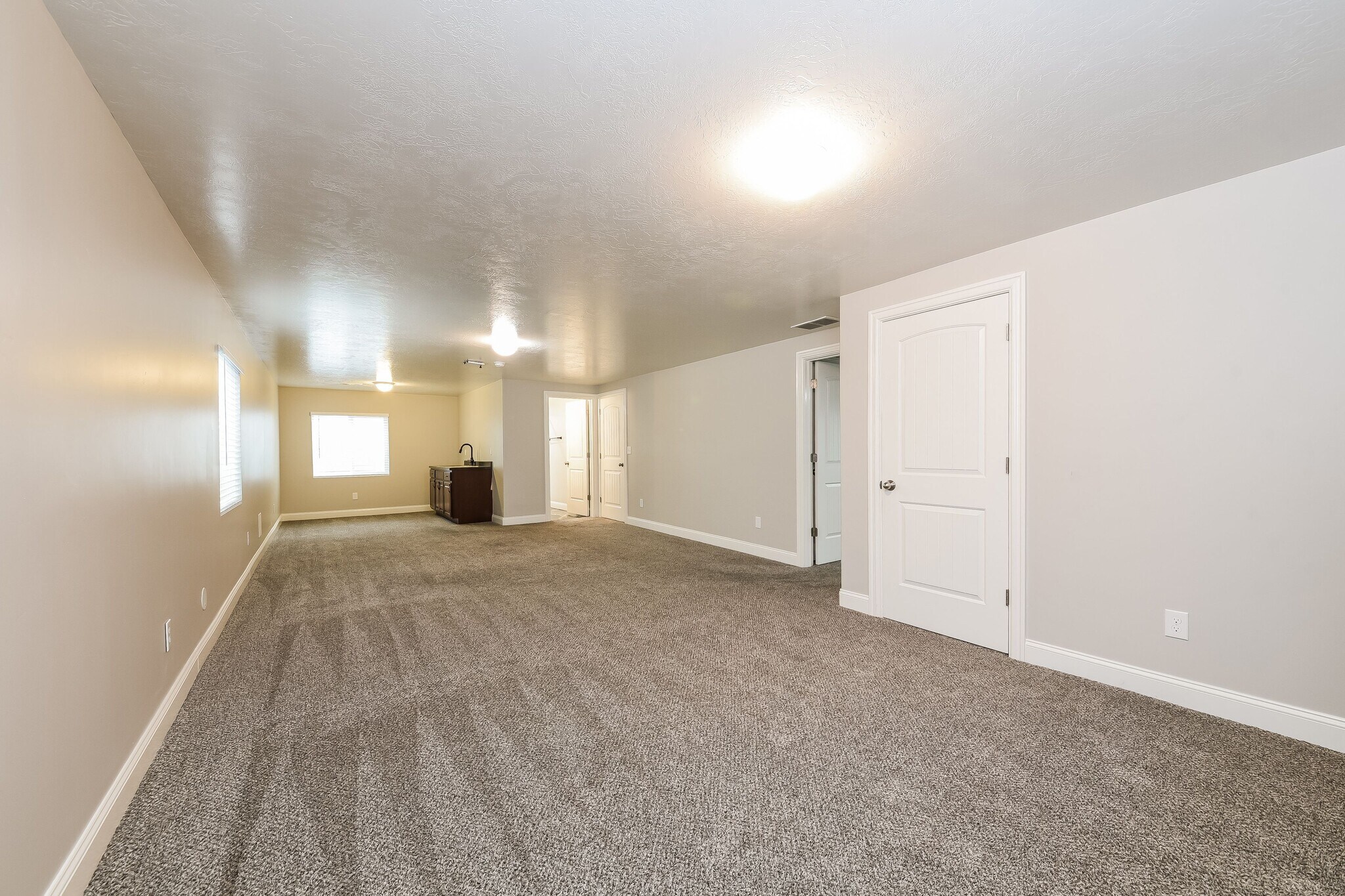 Building Photo - 2251 E Maple Dr