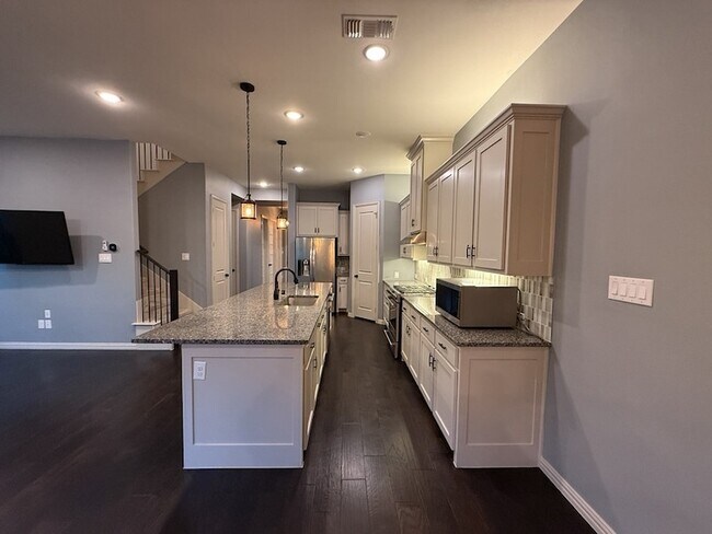 Building Photo - 4510 Meadow Hawk Dr