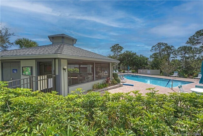 Building Photo - 8164 SE Croft Cir