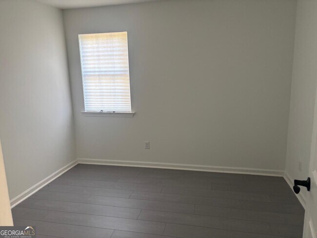 Building Photo - 300 Harcourt Pl