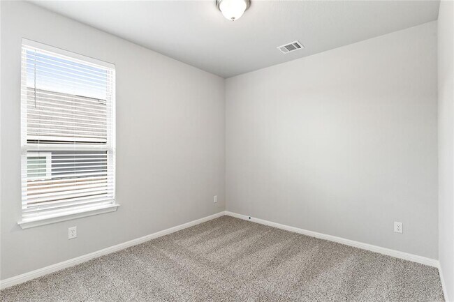 Building Photo - 313 McLintock Rd