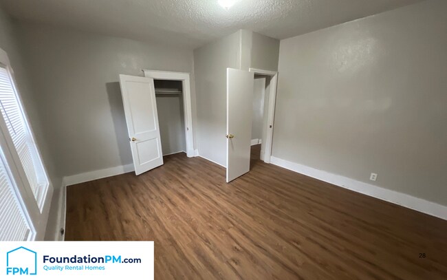 Building Photo - 699 Chelsea Ave