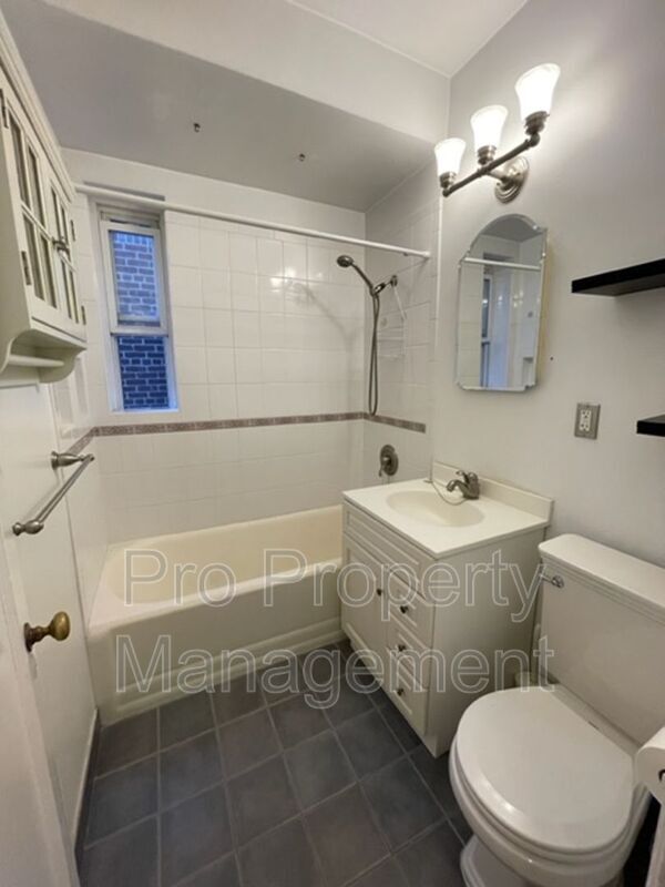 Building Photo - 70 Strawberry Hill Ave