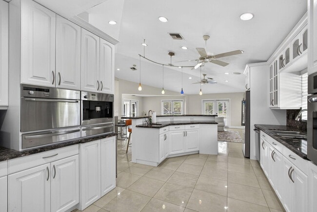 Building Photo - 5463 Sea Biscuit Rd