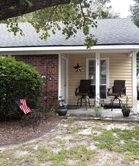 Building Photo - 819 Varsity Dr