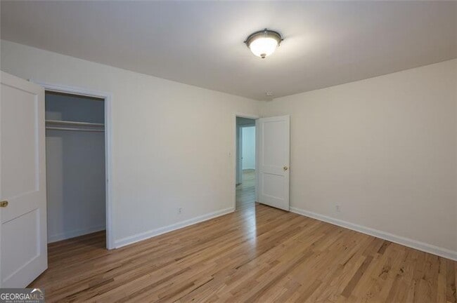 Building Photo - 2293 Vistamont Dr