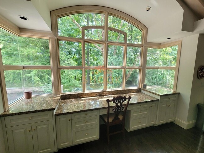 Building Photo - STUNNING LUXURY HOME - EVERYTHING YOU NEED - SHORT-TERM AND FURNISHED OPTIONS AVAILABLE