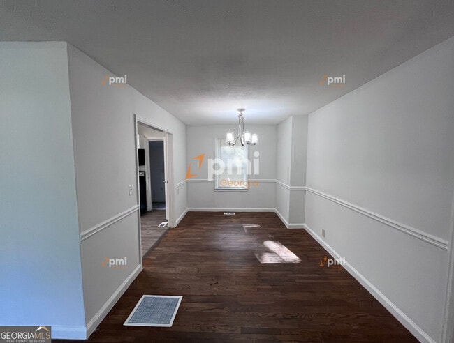 Building Photo - 413 Hilltop Cir