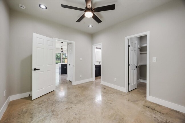 Building Photo - 2407 Dolly Wright St