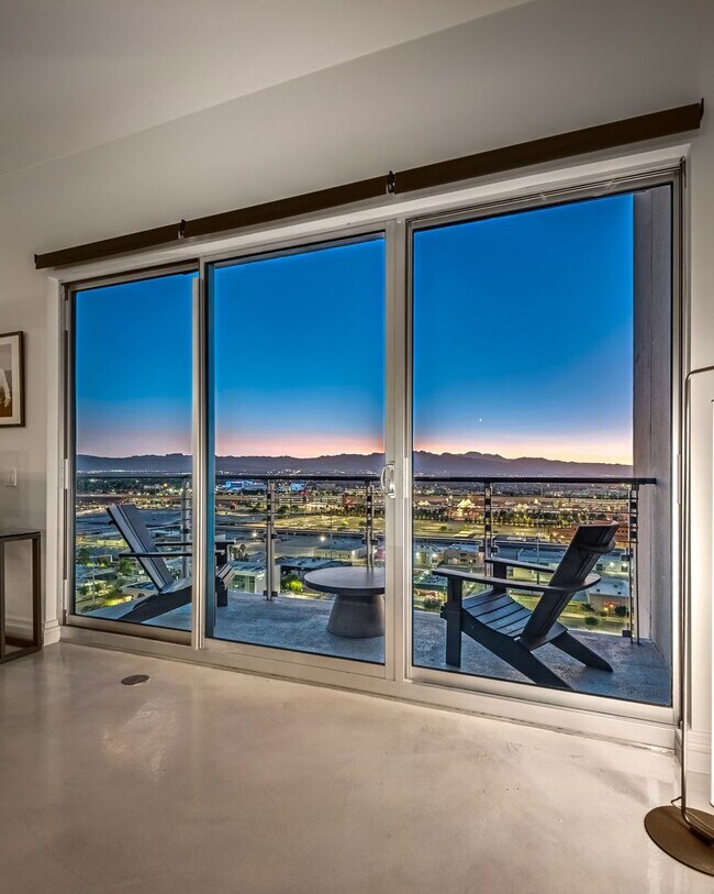 Building Photo - Newport Lofts 1502