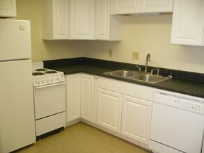 Building Photo - OSU! 2 Bedroom Close to Everything! Priced Right!  Don't Wait!