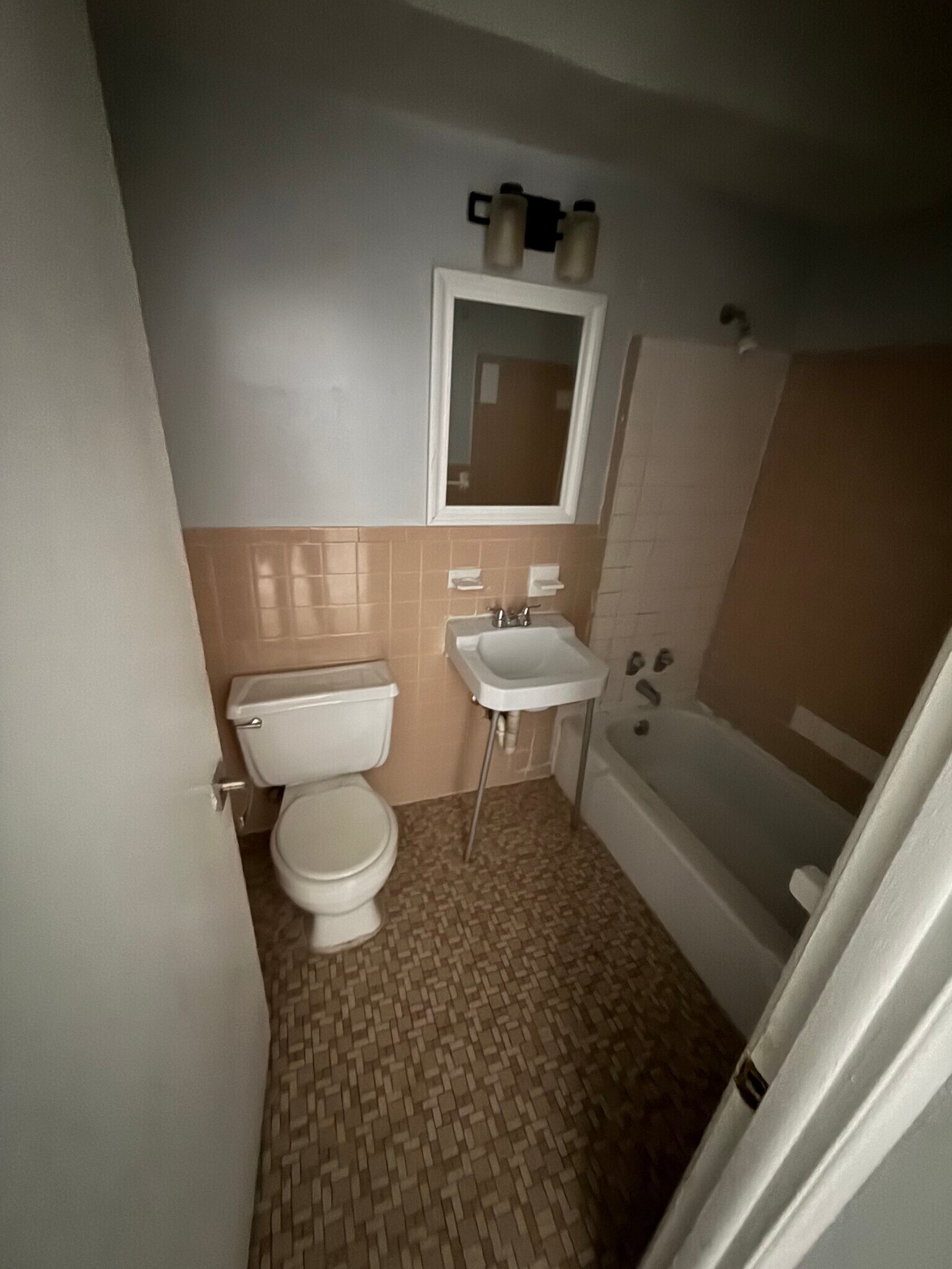 Building Photo - 194 Washington St