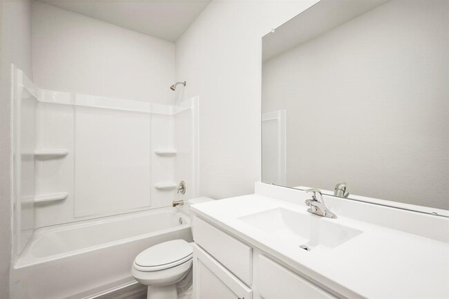 Building Photo - 15846 Berry Hl Dr