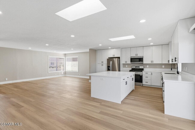 Building Photo - 1069 Donner Ave