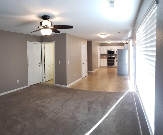 Building Photo - 262 Wellington Dr