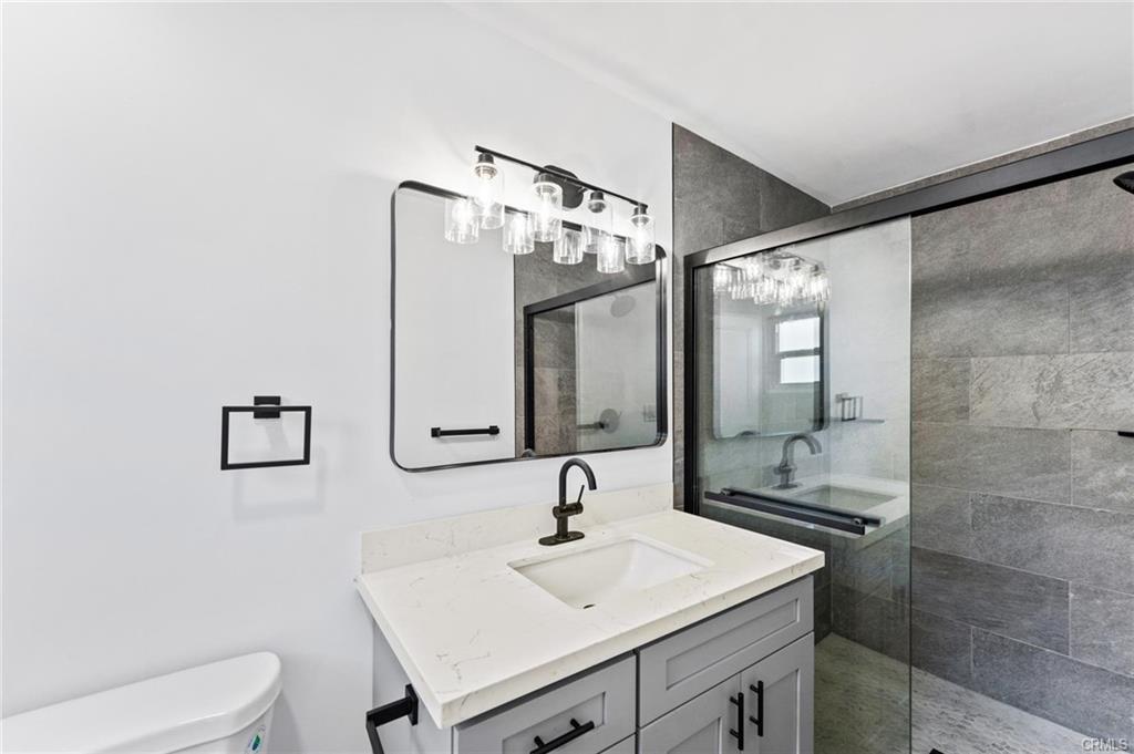 Primary bathroom - 1017 Avenida de Pio Pico