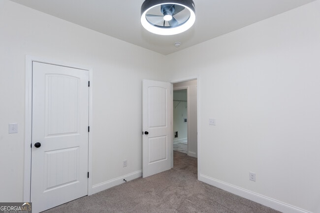 Building Photo - 3342 Landings S Dr SW