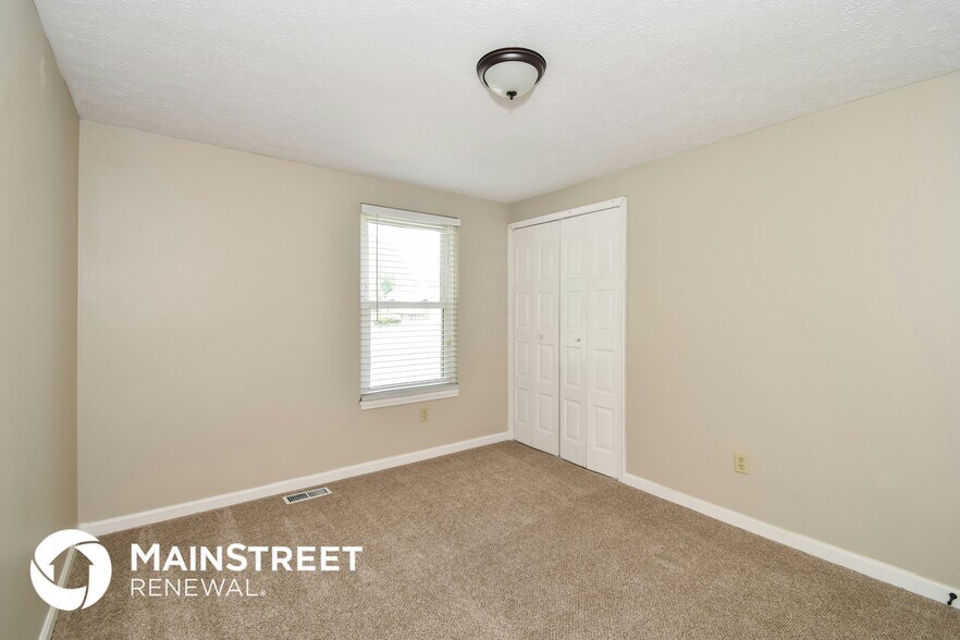 Building Photo - 4907 Lunenburg Dr