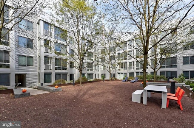Building Photo - 4101 Albemarle St NW