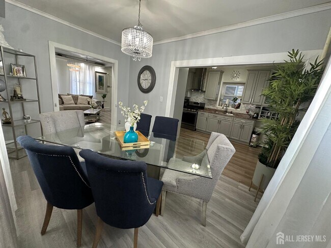 Building Photo - 421 Brace Ave