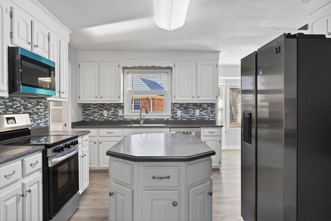 Building Photo - Charming 3BR/1.5BA Single Family Home in Bellamy Manor Estates – Perfectly Designed for Everyday ...