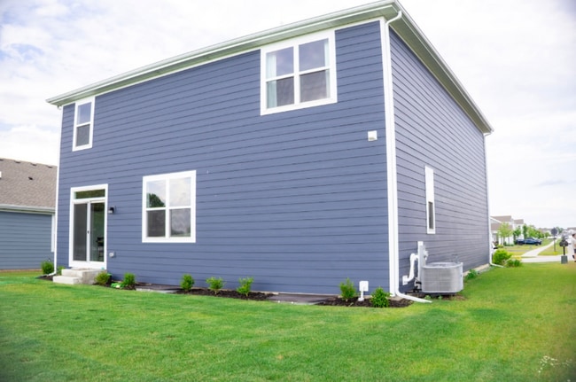 Building Photo - 10550 Azalea Dr