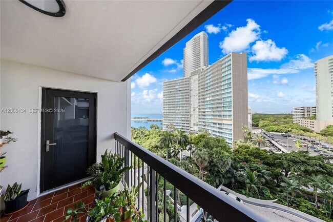 Building Photo - 2333 Brickell Ave