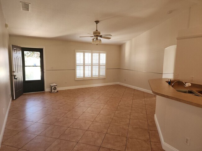 Building Photo - 3/2 Gentle Breeze~Quail Valley~A GREAT HOME!