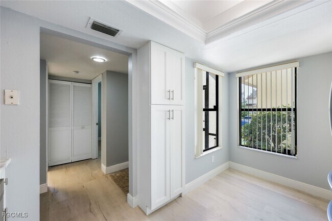 Building Photo - 15177 Parkside Dr