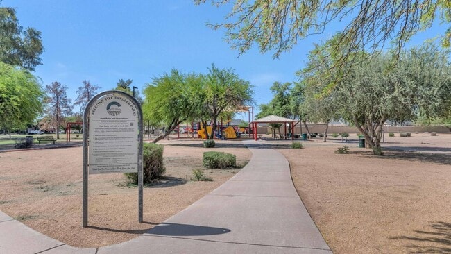 Building Photo - 3382 W Harrison St