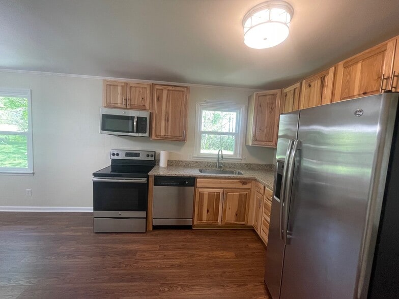 Building Photo - 4204 Pamela Dr