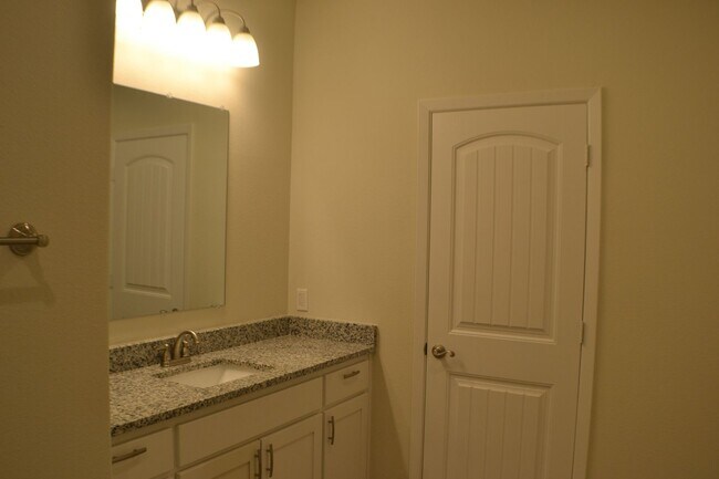 Building Photo - House for Lease in Sherman