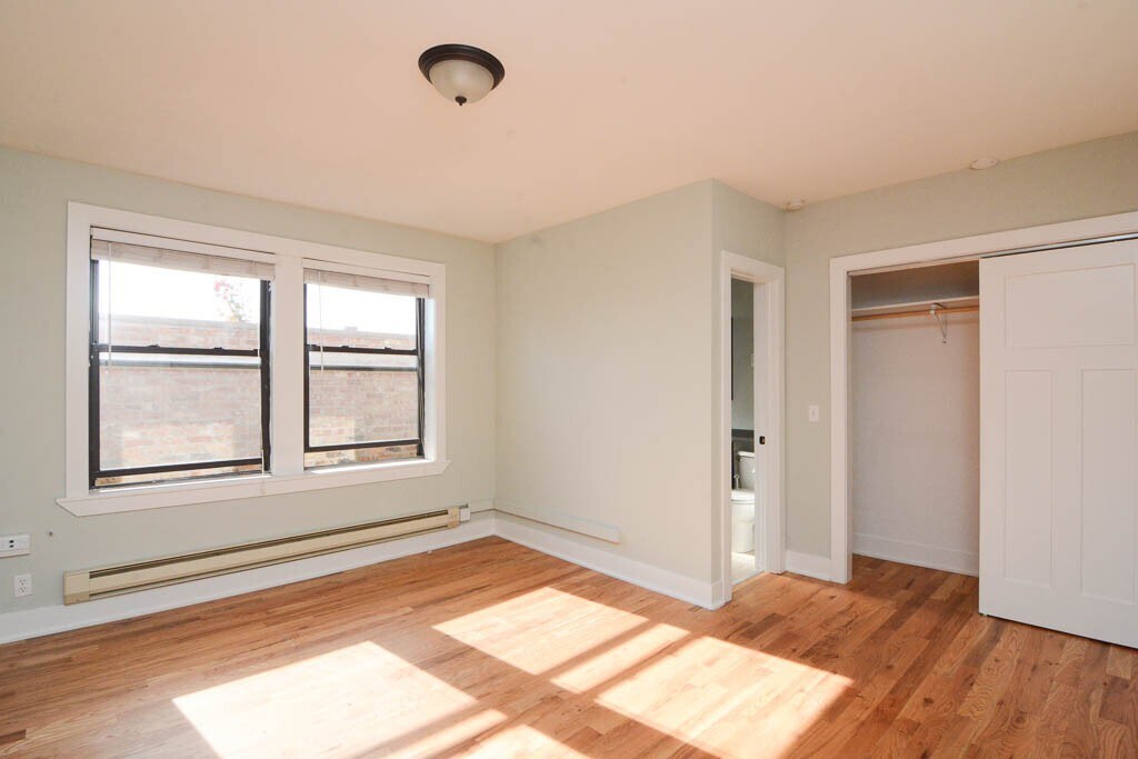 Building Photo - 4349 N Damen