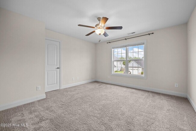Building Photo - 541 Transom Wy
