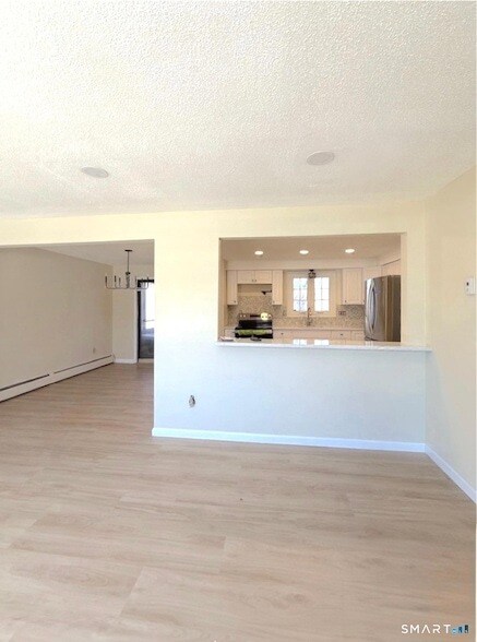 Building Photo - 47 Crestwood Dr