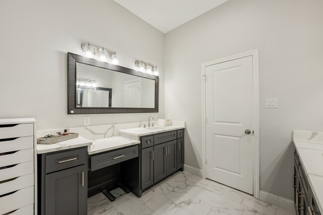 Building Photo - 7805 Pebble Beach Dr