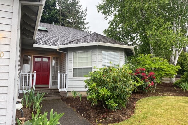 Primary Photo - Gorgeous Beaverton home available with att...