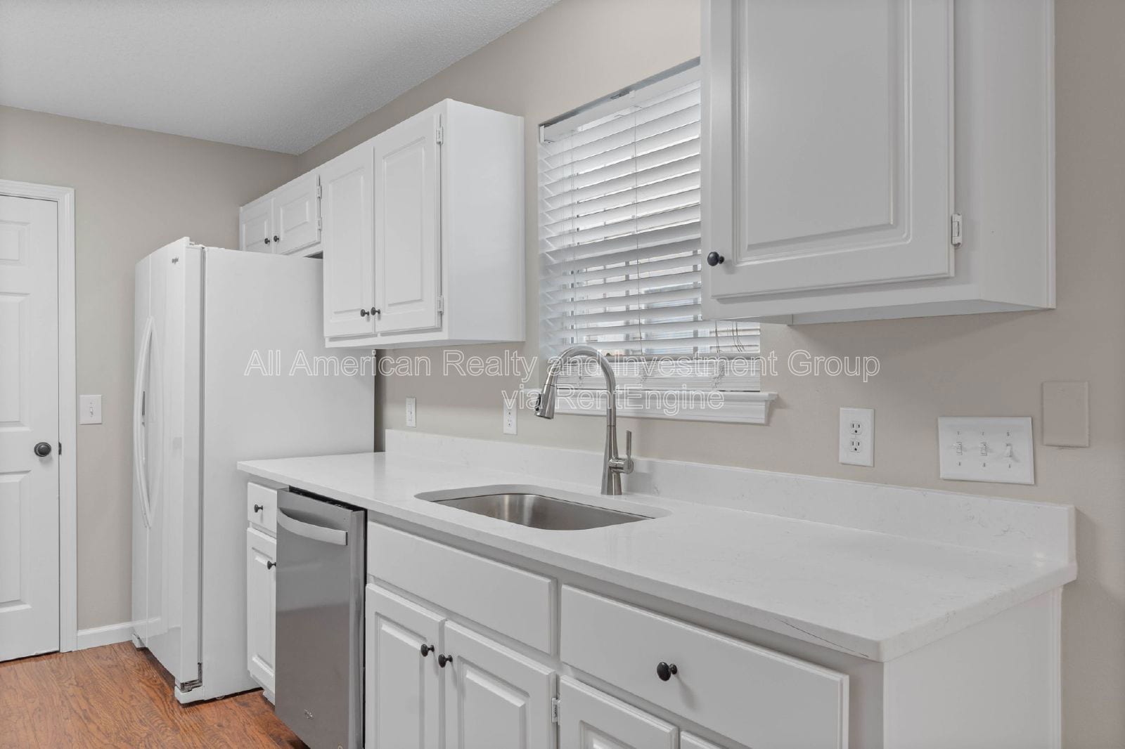 Building Photo - 993 John Wayne Cir