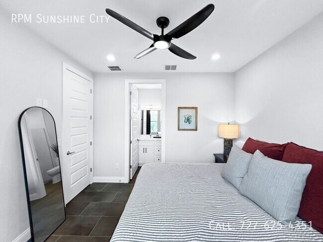 Building Photo - 4215 W North A St