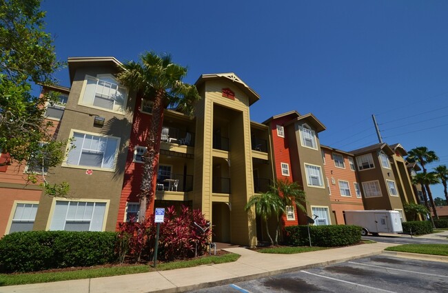 Building Photo - 1/1 Condo in Villas Del Sol ~ Gated Comm w/ Resort-Style Amenities!