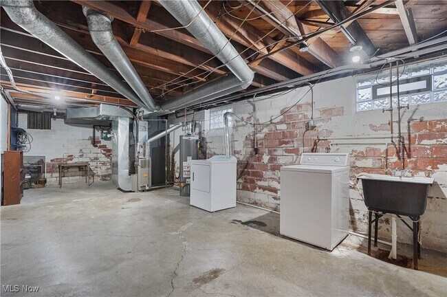 Building Photo - 2292 S Overlook Rd