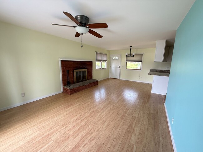 Building Photo - Lakefront Home on Lake Columbia – Private Dock & Spacious Backyard