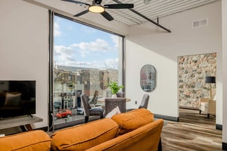 Building Photo - 127 N Appleton St