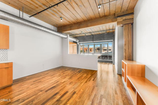 Building Photo - 530 S Hewitt St