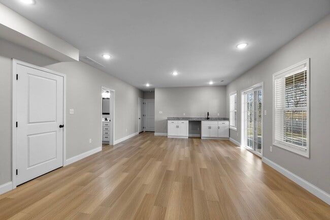 Building Photo - Beautiful, Updated Home In Jackson
