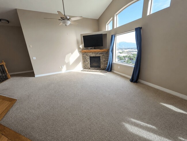 Building Photo - 2304 Alaska Ave
